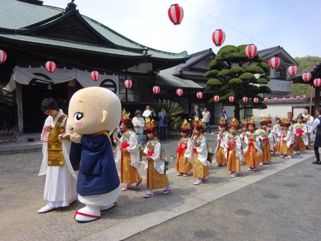 みんなぁ、ぼくについてきて～